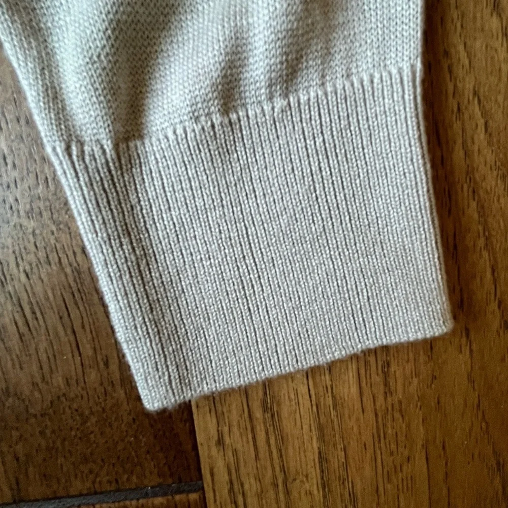 Banana Republic Lightweight Knit Gray Long Sleeve Women’s Sweater‎ Sz M Coastal
